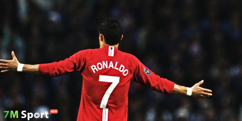 Biểu tượng của bóng đá hiện đại: Cristiano Ronaldo là ai?
